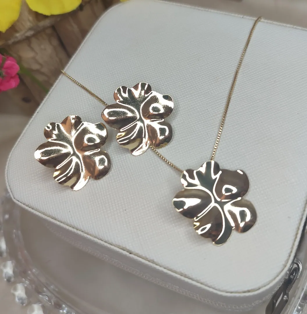 Conjunto Flor Banhado a Ouro